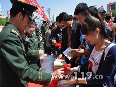 �F(xi��n)��������l(f��)�����������փ�